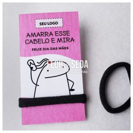 Cartão personalizado com elástico para cabelo Dia das Mães.