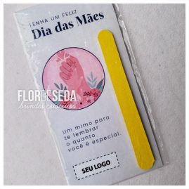 Cartão personalizado com mini lixa Dia das Mães.