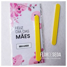 Cartão personalizado com mini lixa Dia das Mães.