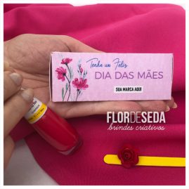 Esmalte na caixa triangulo personalizada dia das mães