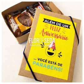 Caixa Parabéns Personalizada (Caixa Kraft ou Branca) para aniversário de funcionário (arte do cliente)